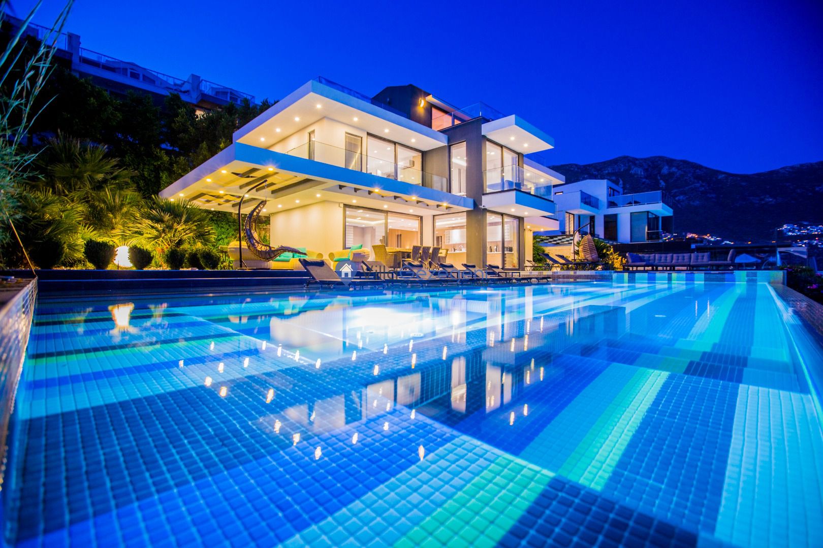 Villa on Hollywood Boulevard